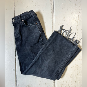 Zara Women’s Straight‎ Leg Distressed Hem Jeans in black - size 4